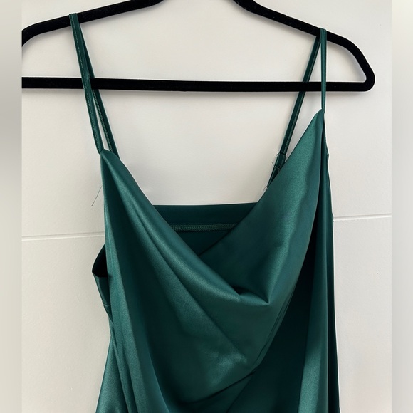 Emerald green satin v-neck midi formal dress ruched slit wedding event Festive M - Picture 8 of 12